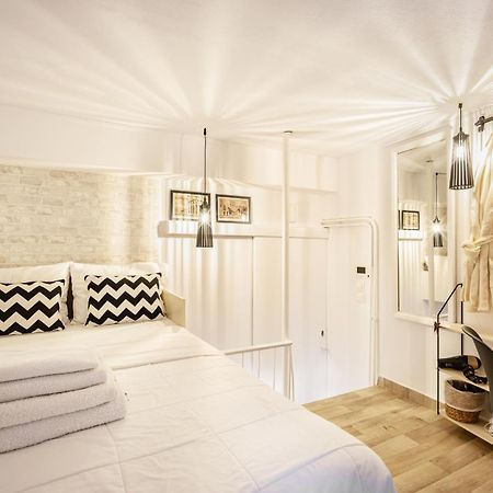 Acropolis Elegant Maisonette By Lodgespot Athena Bagian luar foto