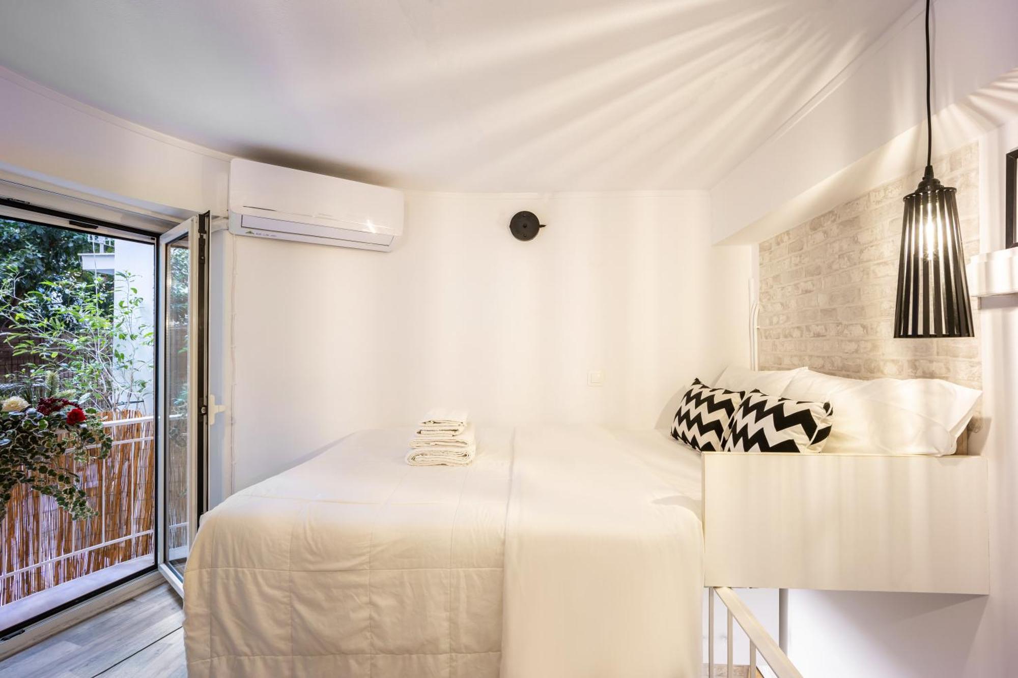 Acropolis Elegant Maisonette By Lodgespot Athena Bagian luar foto