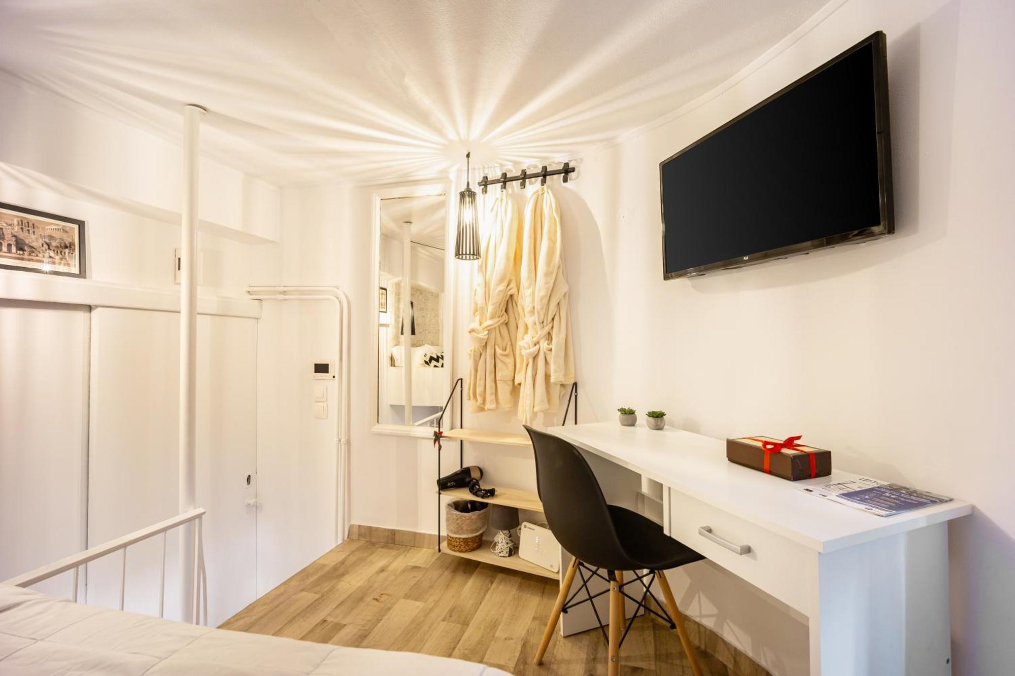Acropolis Elegant Maisonette By Lodgespot Athena Bagian luar foto
